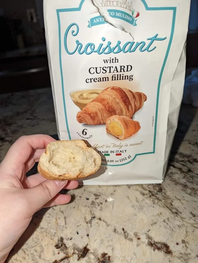 expectations vs reality - snack - Co Mulino Antr Croissant with Custard cream filling crois 6 kfast in Italy is. Made In Italy W 8.89 Oz sweet 252