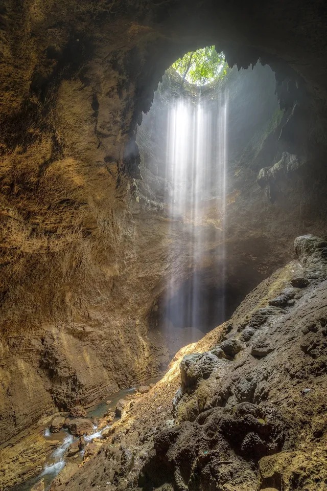 fascinating photos - jomblang cave