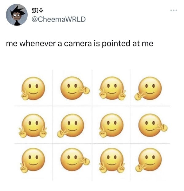 funniest tweets of the week - comunicação entre pessoas - My me whenever a camera is pointed at me