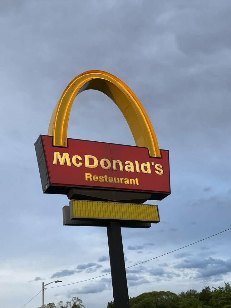 mildly interesting pics - sky - McDonald's Restaurant