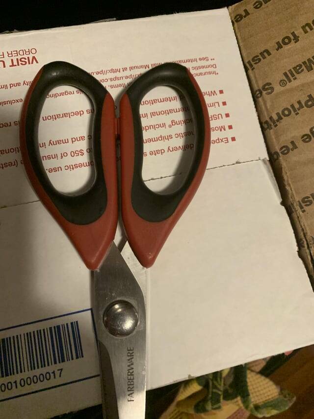 My scissors look like Deadpool.