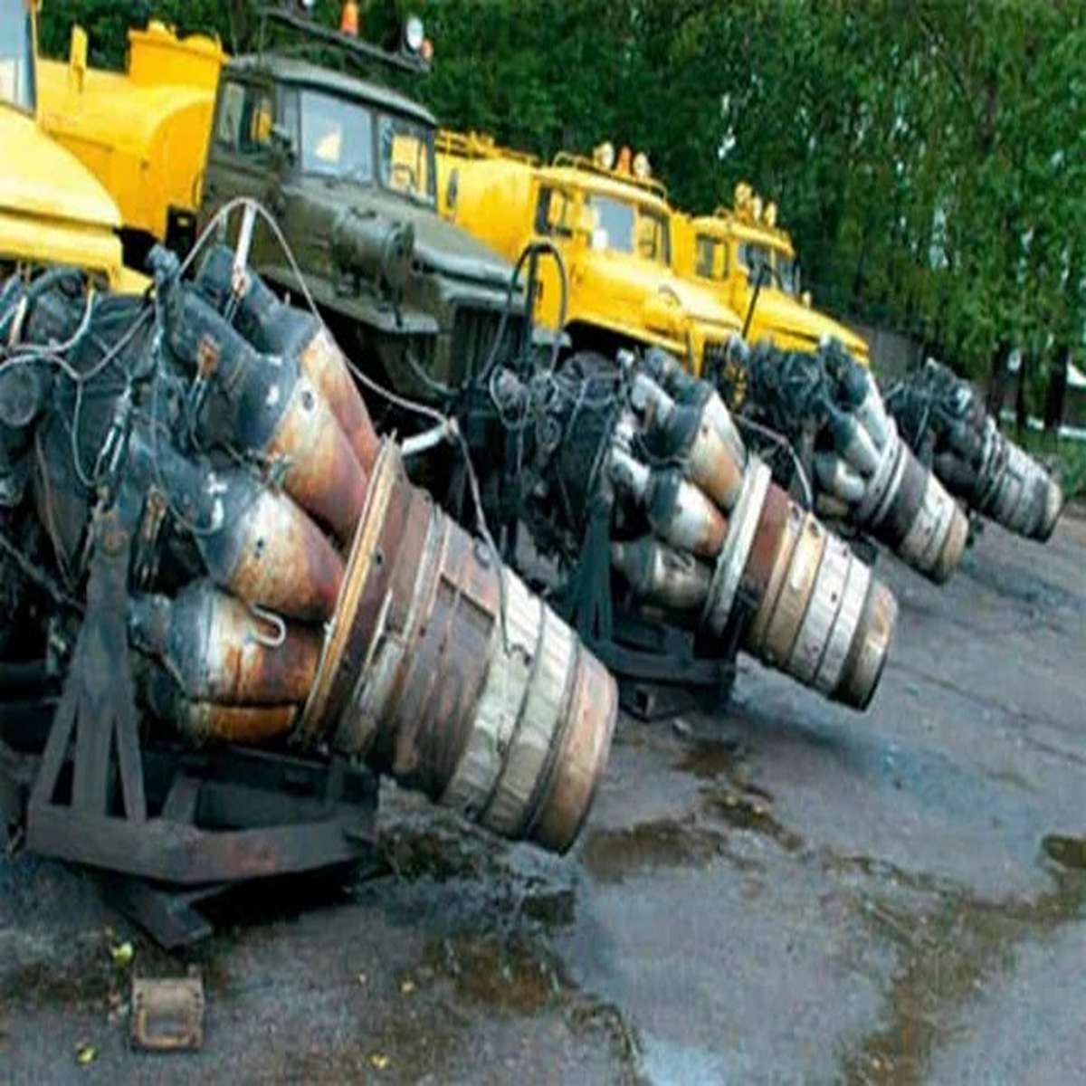 Russians use old jet engines to blow snow off roads