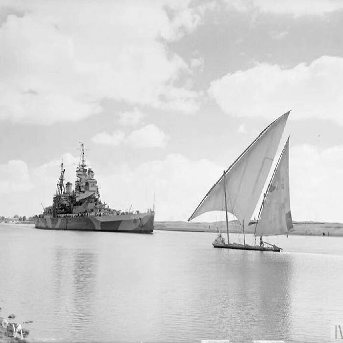 (1944) Hms Howe Steams Past A Dhow While Transiting Through The Suez Canal, Egypt