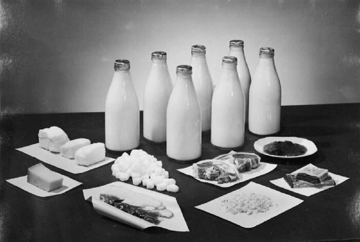 1943 , UK . The Weekly Food Ration For Two People