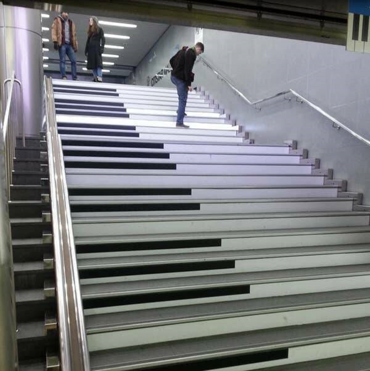 There are piano stairs in this Seoul subway station that are wayyyy better than the big piano at FAO Schwarz, and I say that as a die-hard New Yorker.