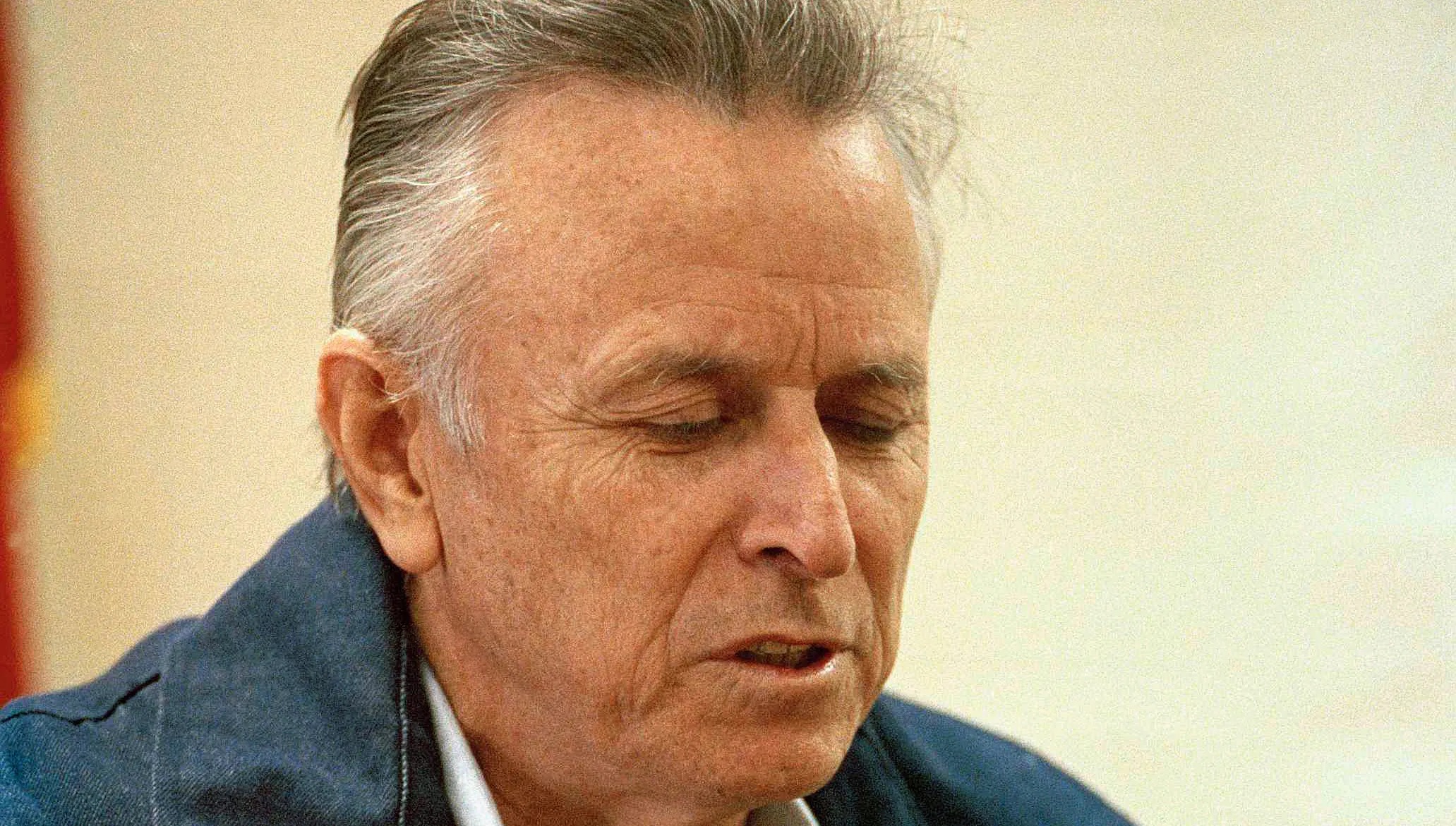 that James Earl Ray's brother once tried to sell a videotape of his brother's autopsy for $400K.