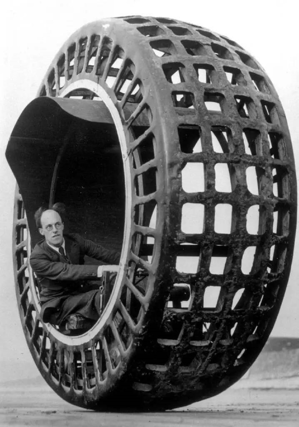 This is the Dynasphere, a giant wheel vehicle invented by Dr. J. H. Purves that could go as a fast as 30 MPH: