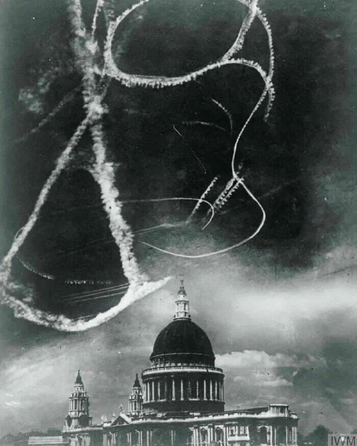 "German And British Pilots Engaged In A Dogfight Above St Paul's Cathedral During The Battle Of Britain, London, 1940, World War II"