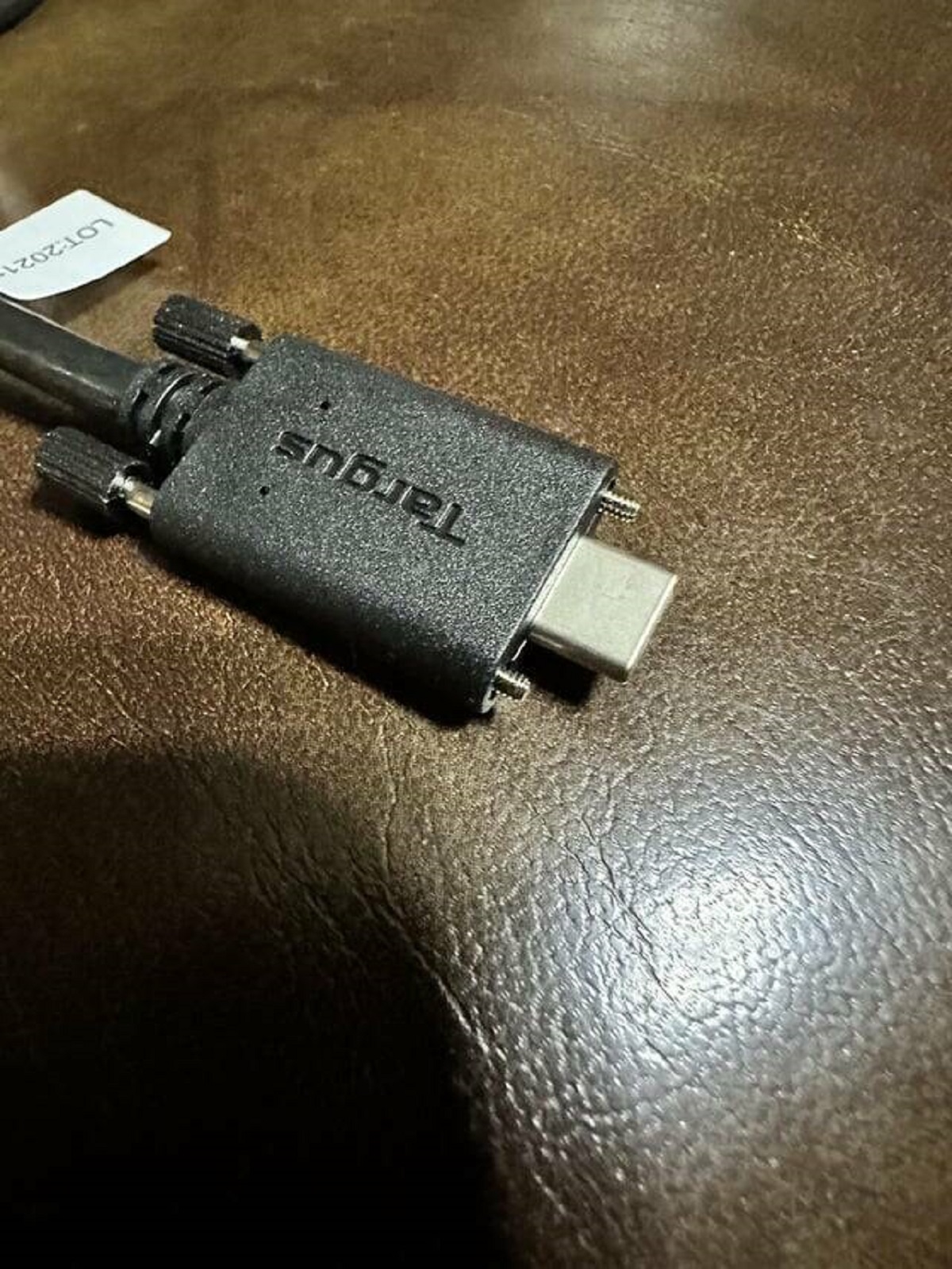 "This usb-c cable has mini screws like an old VGA connector"