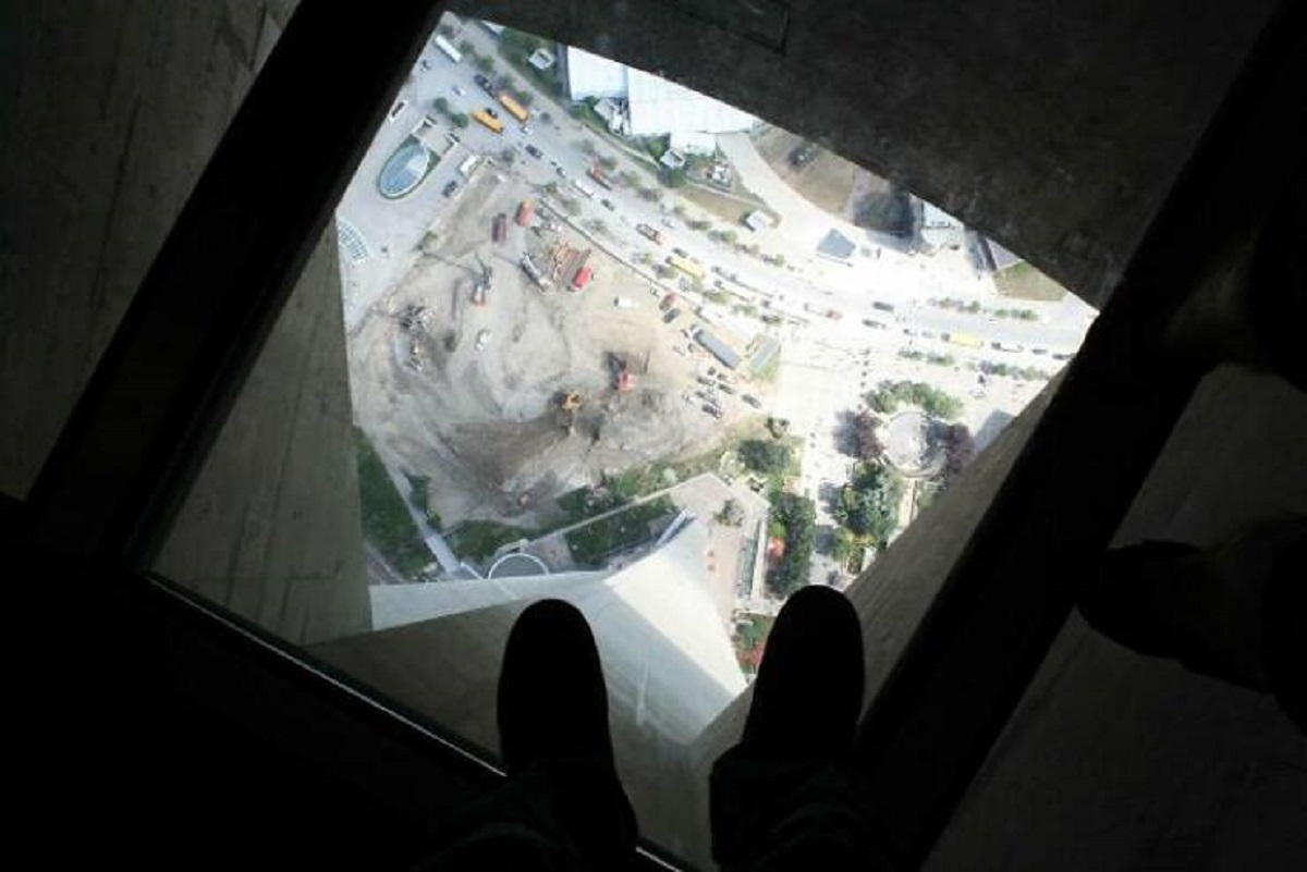 "Afraid Of Heights? I Remember The Fear I Felt Every Time I Look At This Photo"