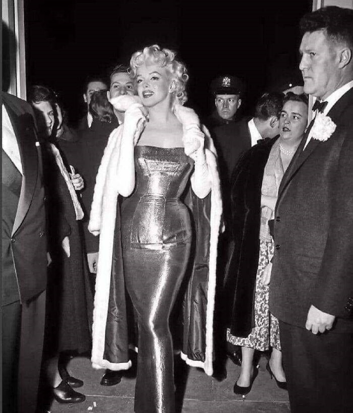 "Marilyn Monroe Attends The Premiere Of The Film "Cat On A Hot Tin Roof", 1955"