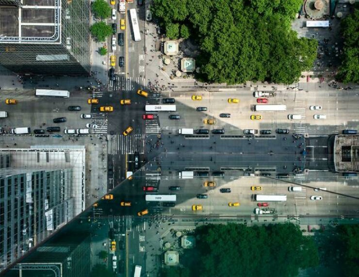 "I Looked Over The Edge Of A Building In NYC And Saw This Crazy Reflection"