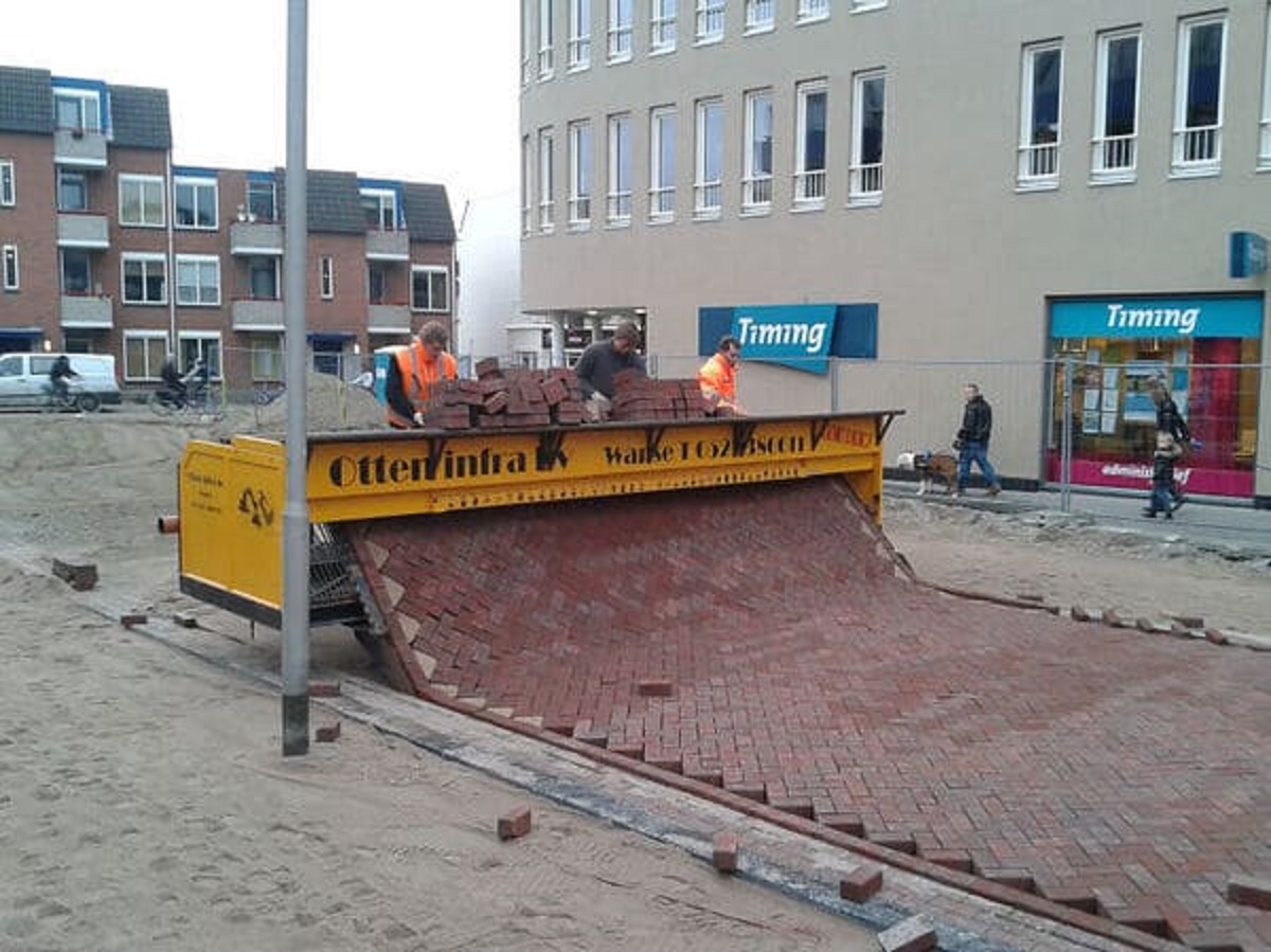 “This Is How Brick Streets Are Laid In The Netherlands”