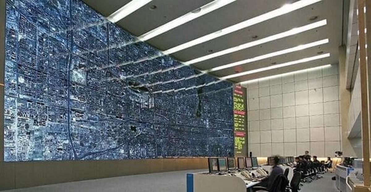 “This Is What The Traffic Control Room Looks Like In Beijing”