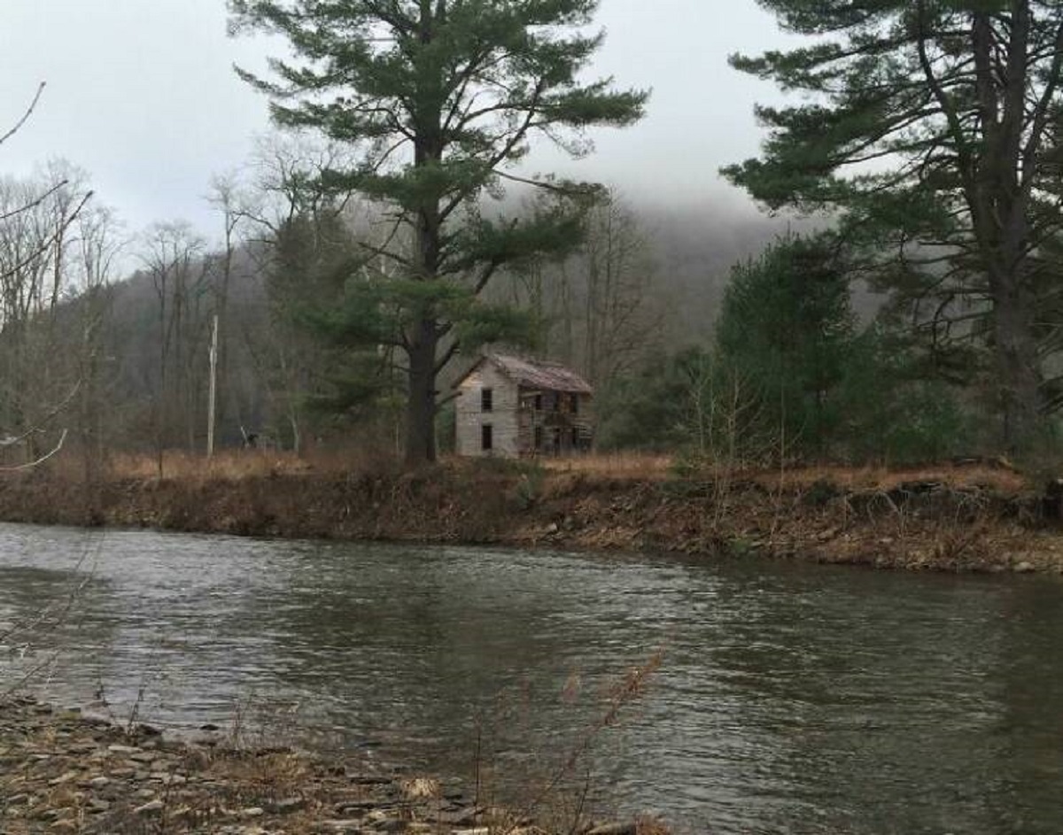 "House While Hiking In The Appalachian Trails. There Were No Paths Or Roads Going To This House"