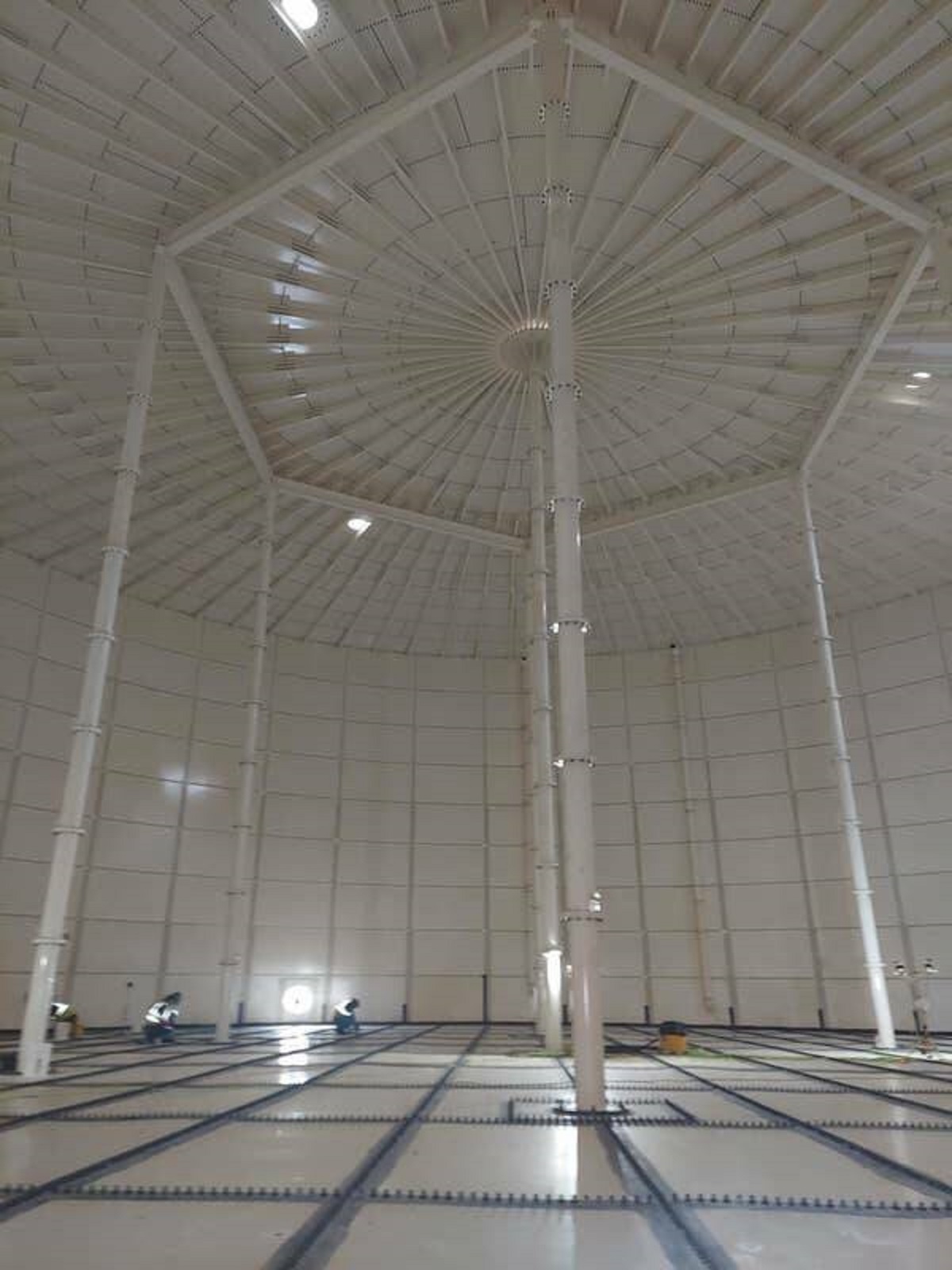 This is what the inside of a 3 million–gallon water tank looks like: