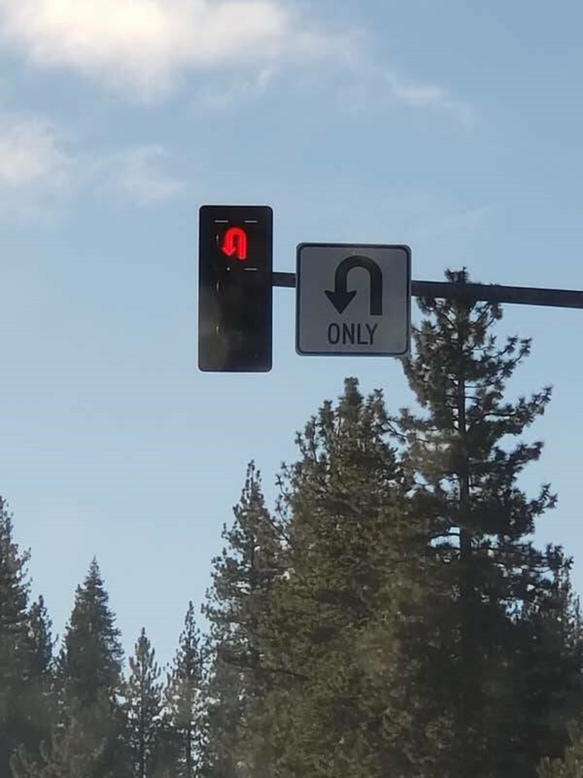 Stoplights but for u-turns exist: