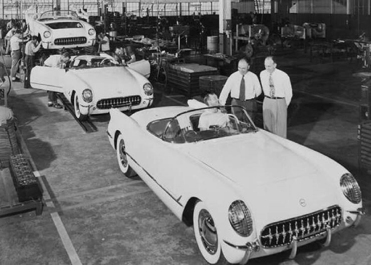 This is what the first Corvettes ever produced looked like: