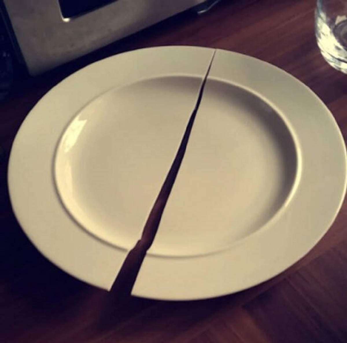 ’I dropped a knife point-first on a plate. It broke clean in 2.’’