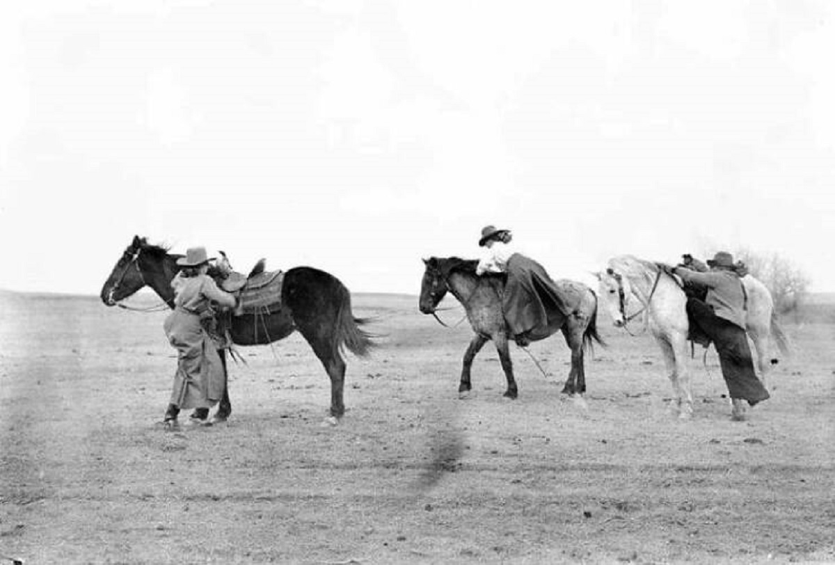 "Three Sisters Mounting Horses, 1914"