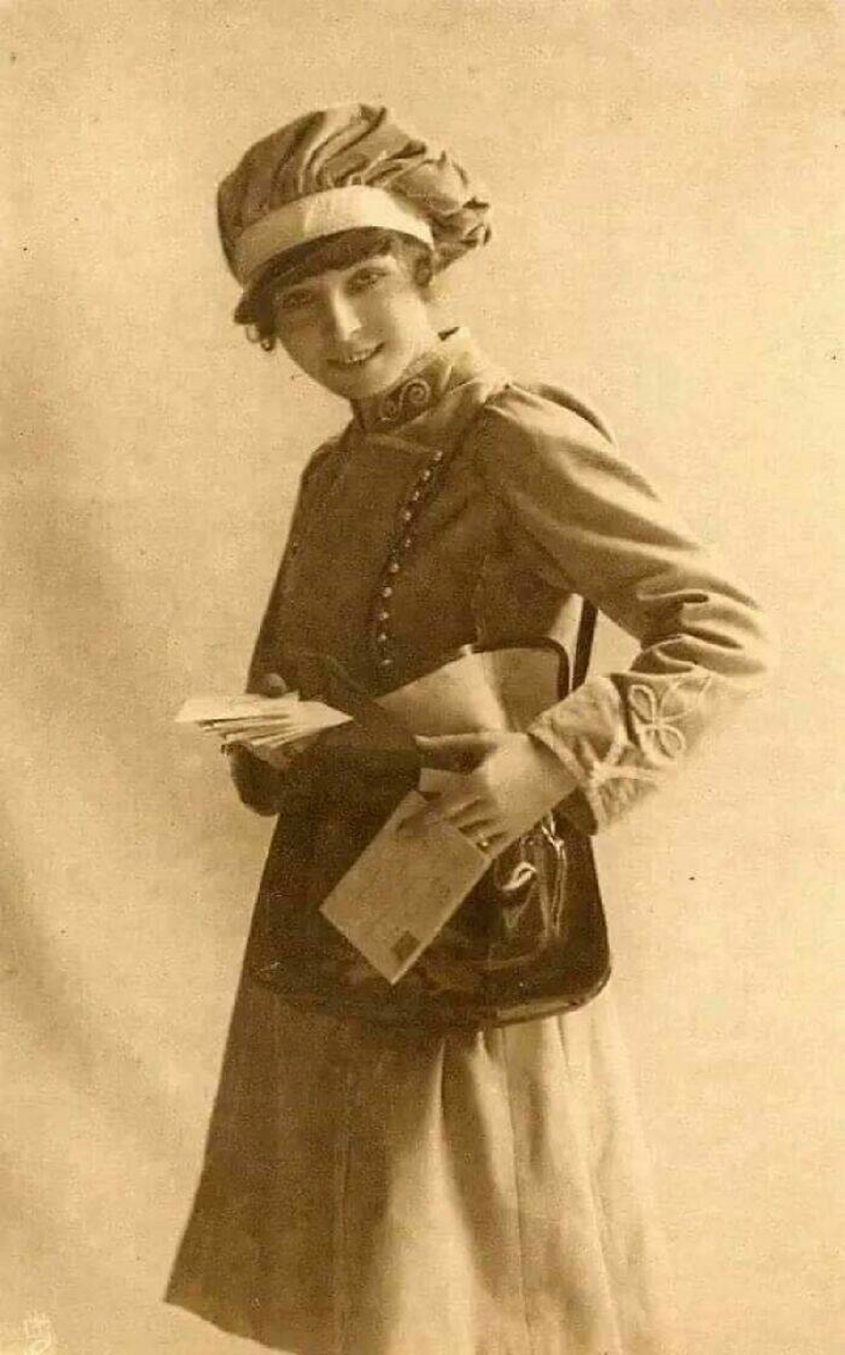 "Postwoman From The 1910s"