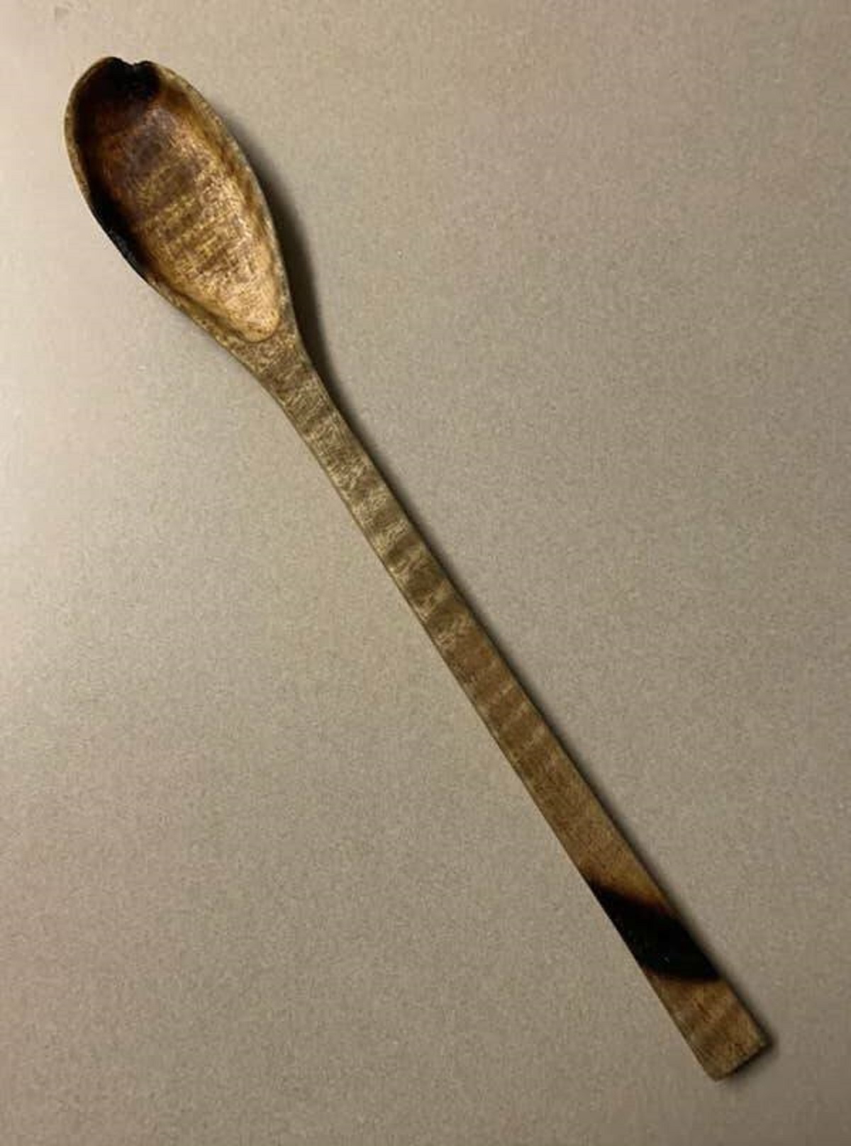 These roommates who carelessly handled the wooden spoon that their roommate's father made as a gift for his child: