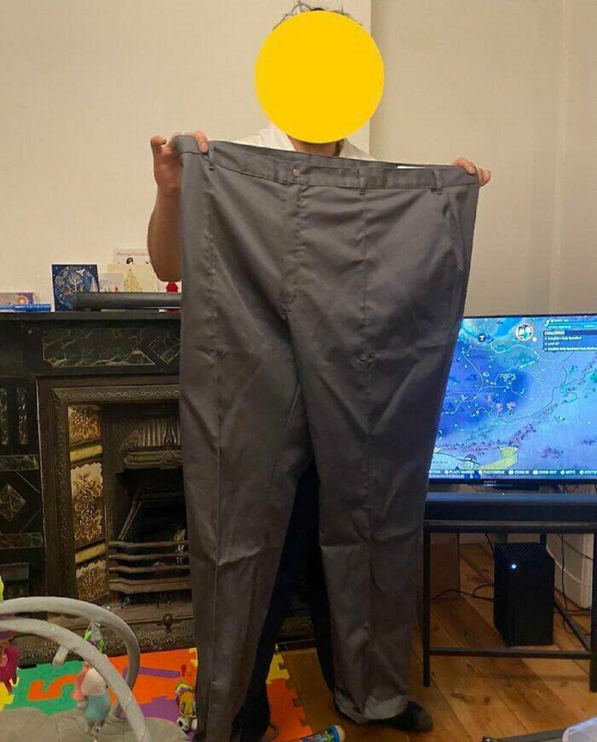 "My 6-Feet Husband Started A New Job, This Is The Uniform They Gave Him. And It Is My Fault As I Took The Measurements. Even His Boss Ended Up Laughing"