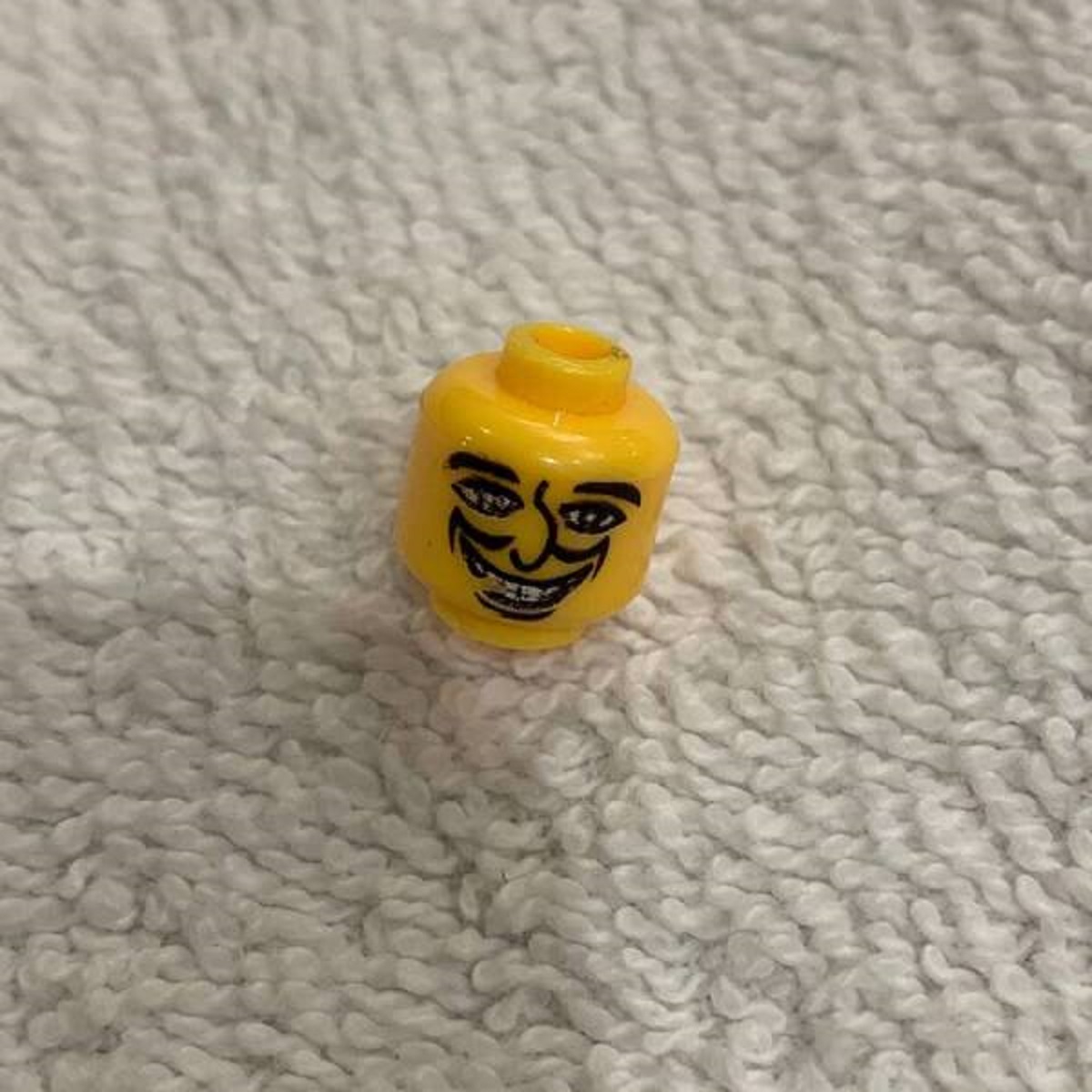 Bootleg Lego heads are terrifying: