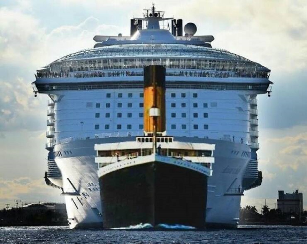 "A Comparison Of Size Between The Titanic And A Contemporary Cruise Ship"