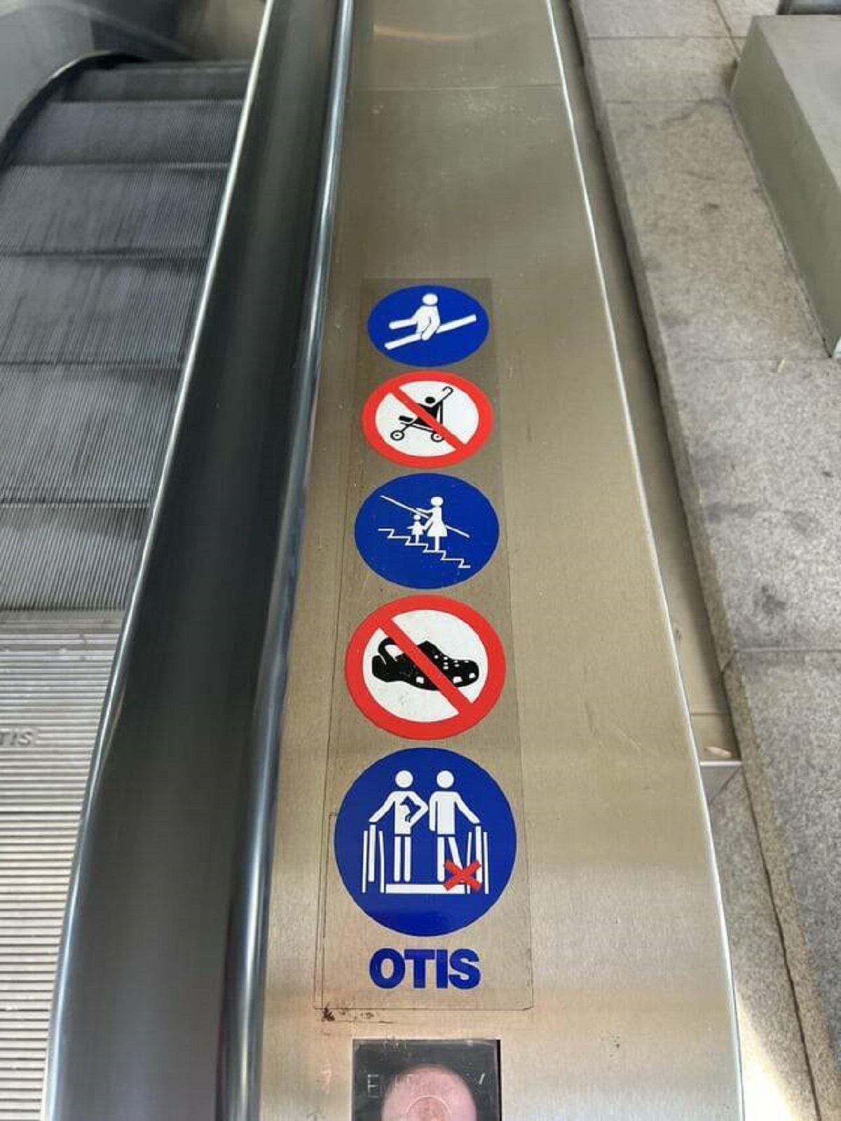 "This escalator does not allow crocks"