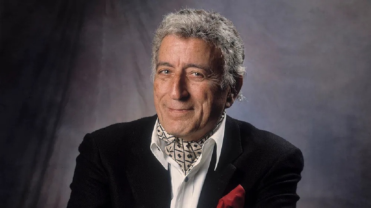 Tony Bennett, the mid-century maestro with a velvety voice, passed away elegantly on July 21st at 96.