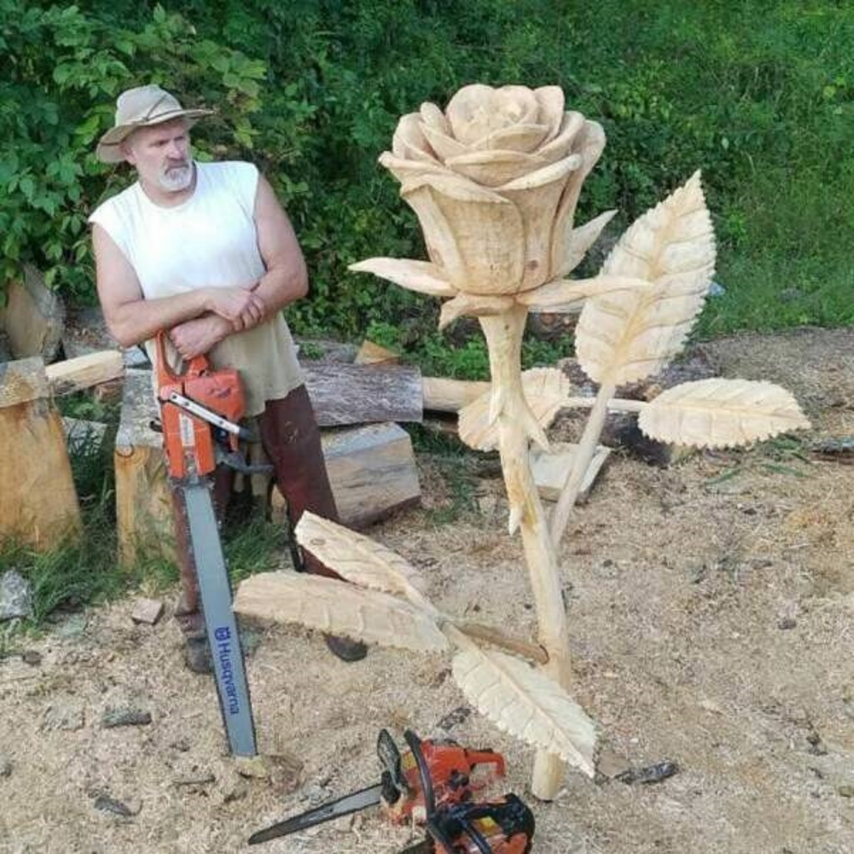 chainsaw carving flower