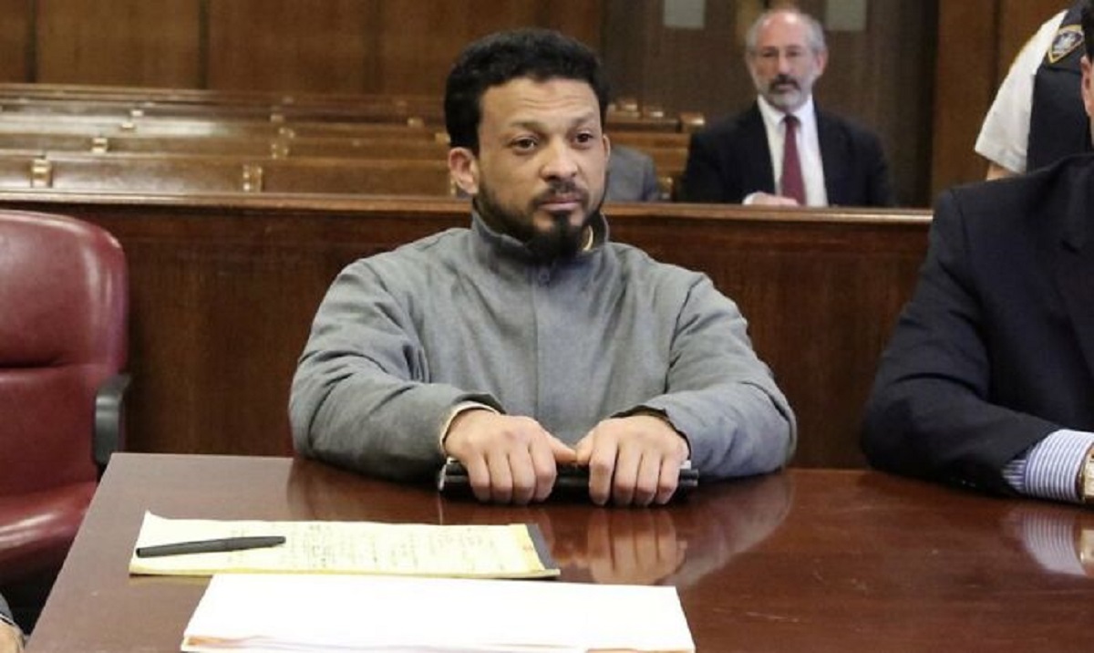 In 2015, Aitabdel Salem, a 41-year-old from Queens, spent 5 months in jail at Rikers Island, one of the country's most notorious prisons, not knowing that his bail was just $2.

Salem was initially jailed on a $25,000 bail for allegedly attacking a police officer who was arresting him on charges of shoplifting on November 21, 2014.

Prosecutors for the case, however, failed to land an indictment, and a judge ordered Salem's release on November 28, 2014, just one week after his arrest.

Salem, however, still had to pay two $1 bail charges for two unrelated tampering and mischief charges.

The only problem: Salem didn't know just $2 could set him free. He remained in the overcrowded prison until May 2015.