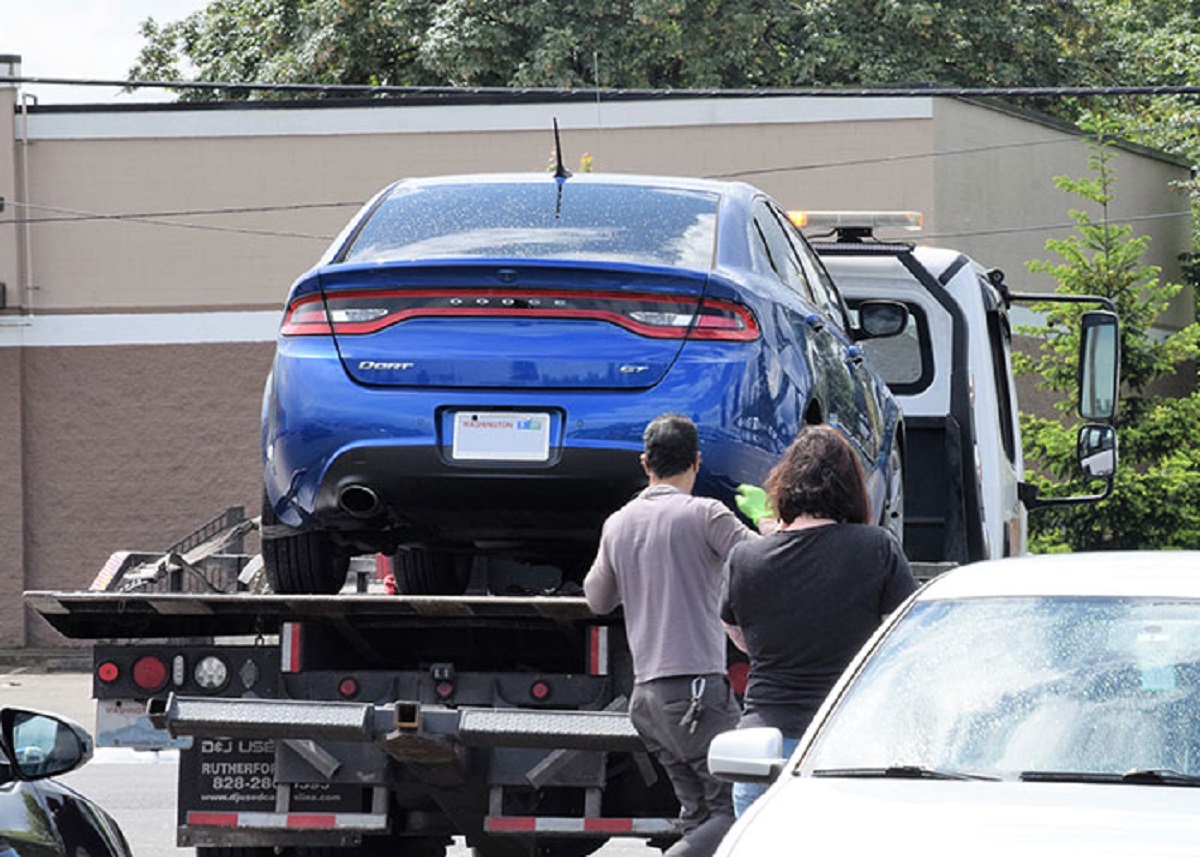 At least in Toronto Canada, the Towing industry is really dark and run by organized crime groups. There’s basically a turf war between the few companies that had lead to assault and murder of competitors, and fire bombing of tow trucks.