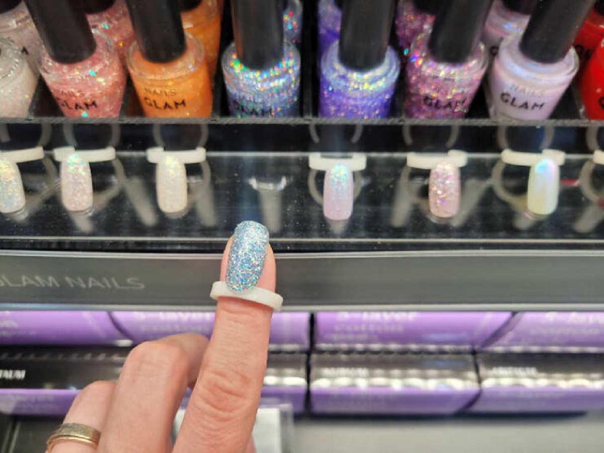 "These Nail Rings That Let You See What Your Nails Would Look Like If You Painted Them"