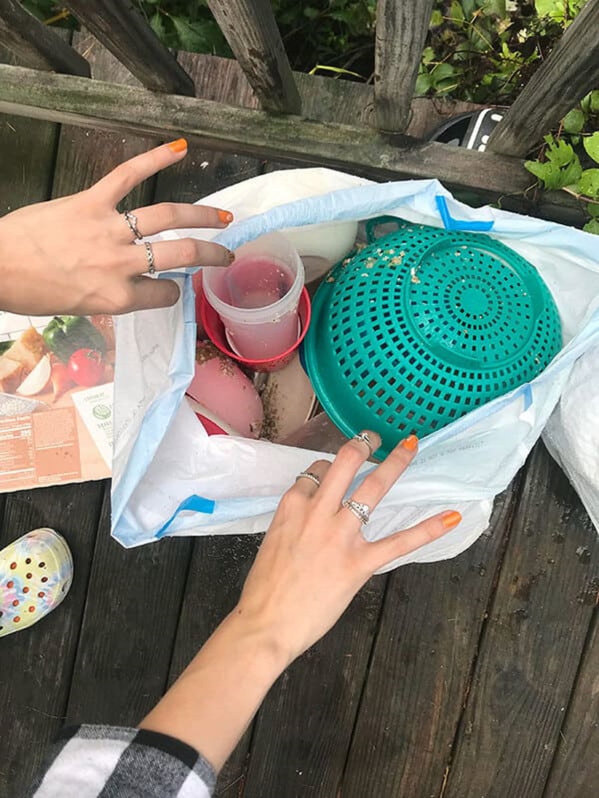 My Roommate Throws Away Dishes So He Won’t Have To Do Them