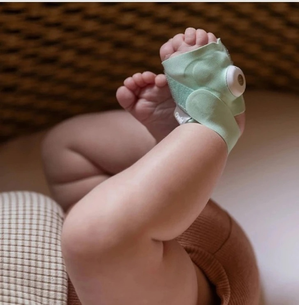 We always strive to keep our babies safe, which is why inventors created a smart sock that’s capable of monitoring them at night. It tracks your baby’s oxygen levels and heart rate.