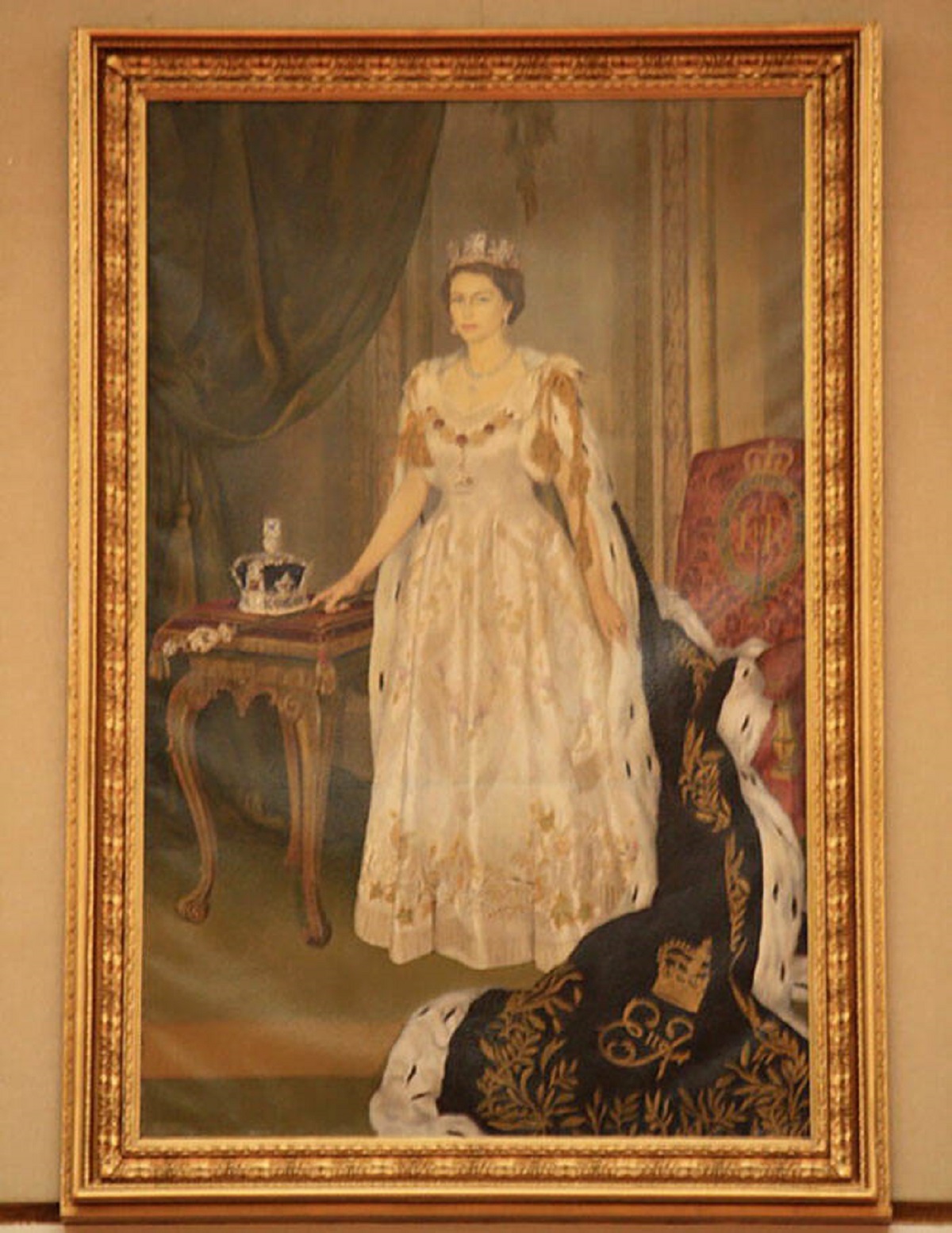 that every Australian is entitled to a portrait of the reigning monarch - paid for by the government. After the Queen died, there was a rush to get the last portraits of her before the Charles stock came in."