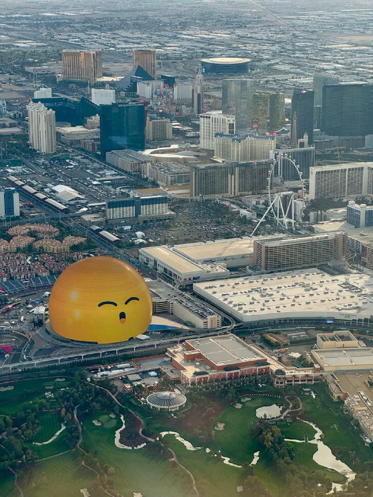 “This picture is not photoshopped: my view flying out of Las Vegas.”