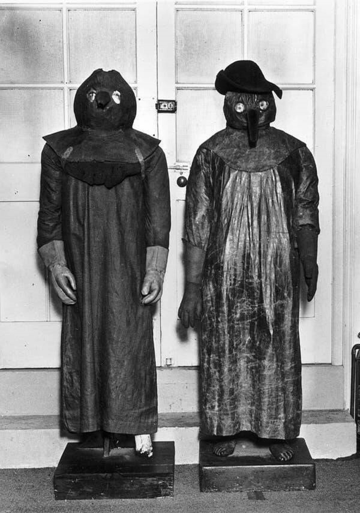 These are the real-life outfits doctors would wear to treat plague patients in the 1600s: