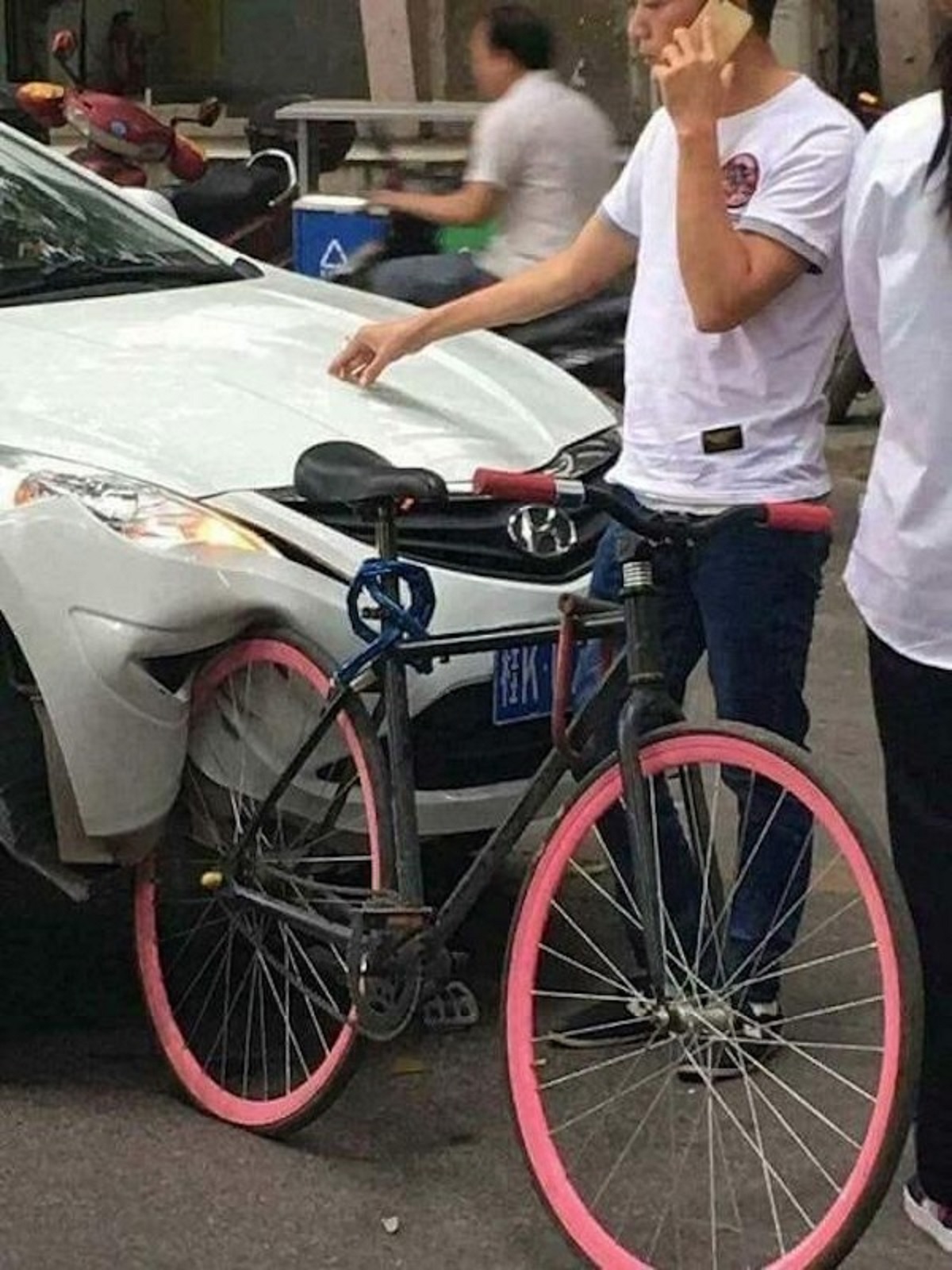 japan bicycle vs chinese car - Vab