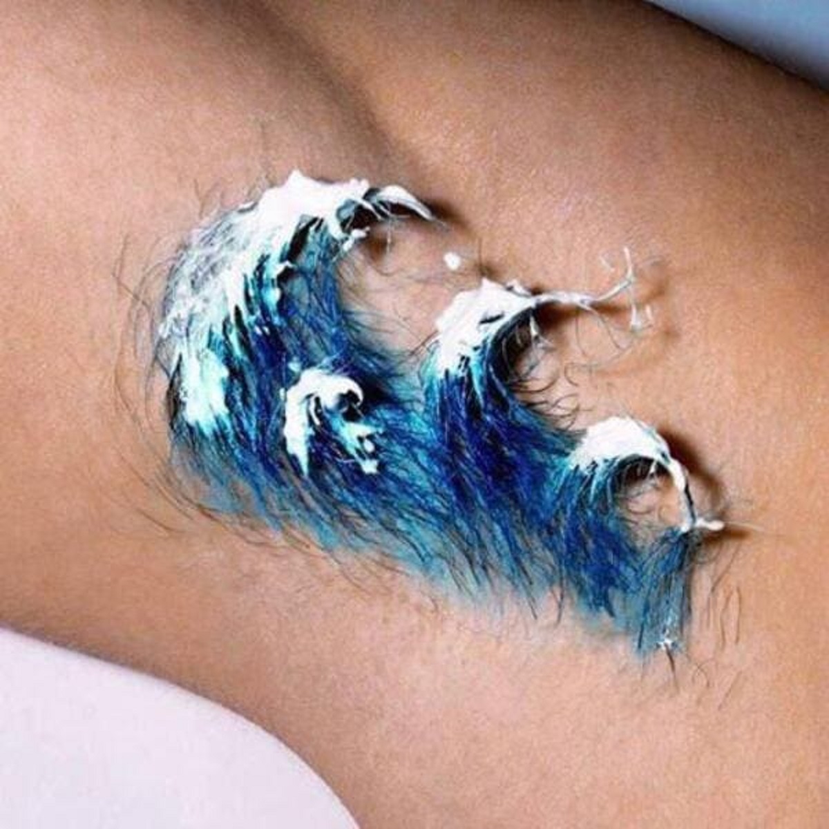“The Great Wave off Kanagawa on body hair”