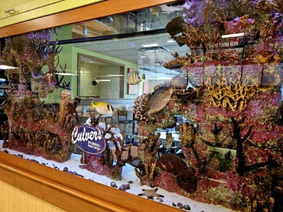 "This fast food restaurant had a large fish tank"