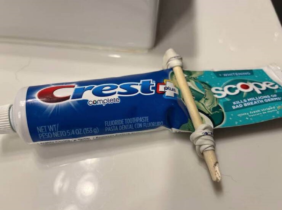 "One chopstick + two rubber bands = getting all the toothpaste out of the tube."