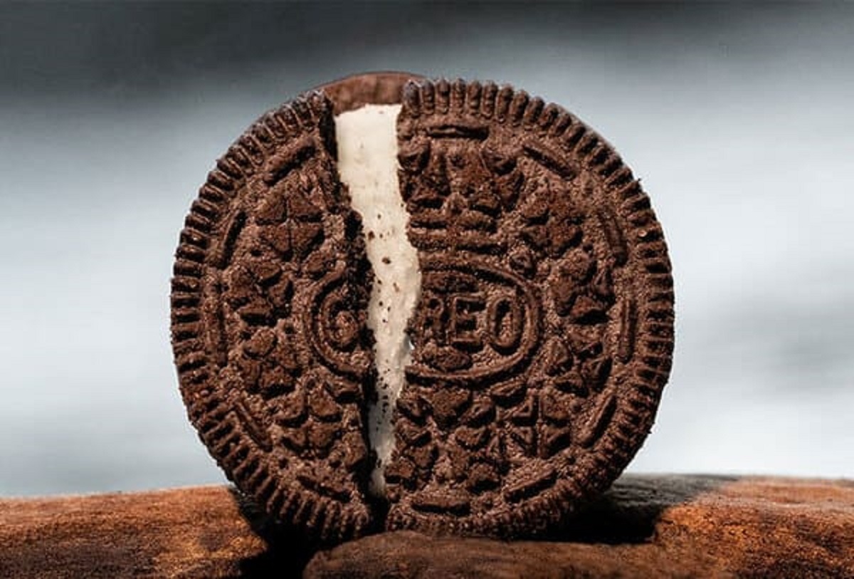 Oreo has to call the white center “creme” instead of “cream” because the FDA does not allow manufacturers to use the word “cream” to describe a food that contains no cream at all.”