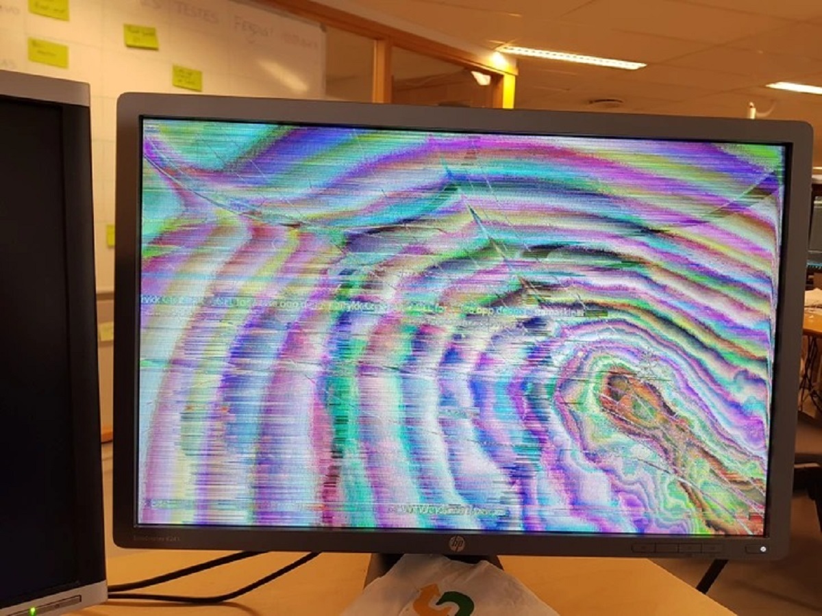 “My work monitor is currently having a bad day.”