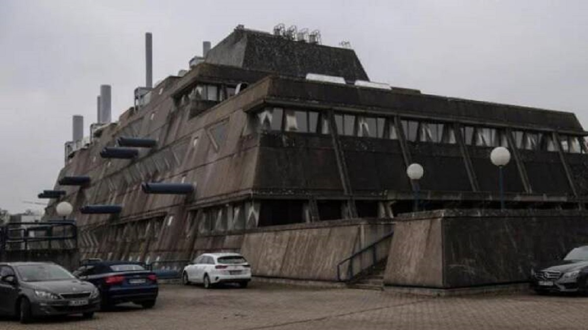 "The Berlin institute for experimental medicine research looks terrifying"