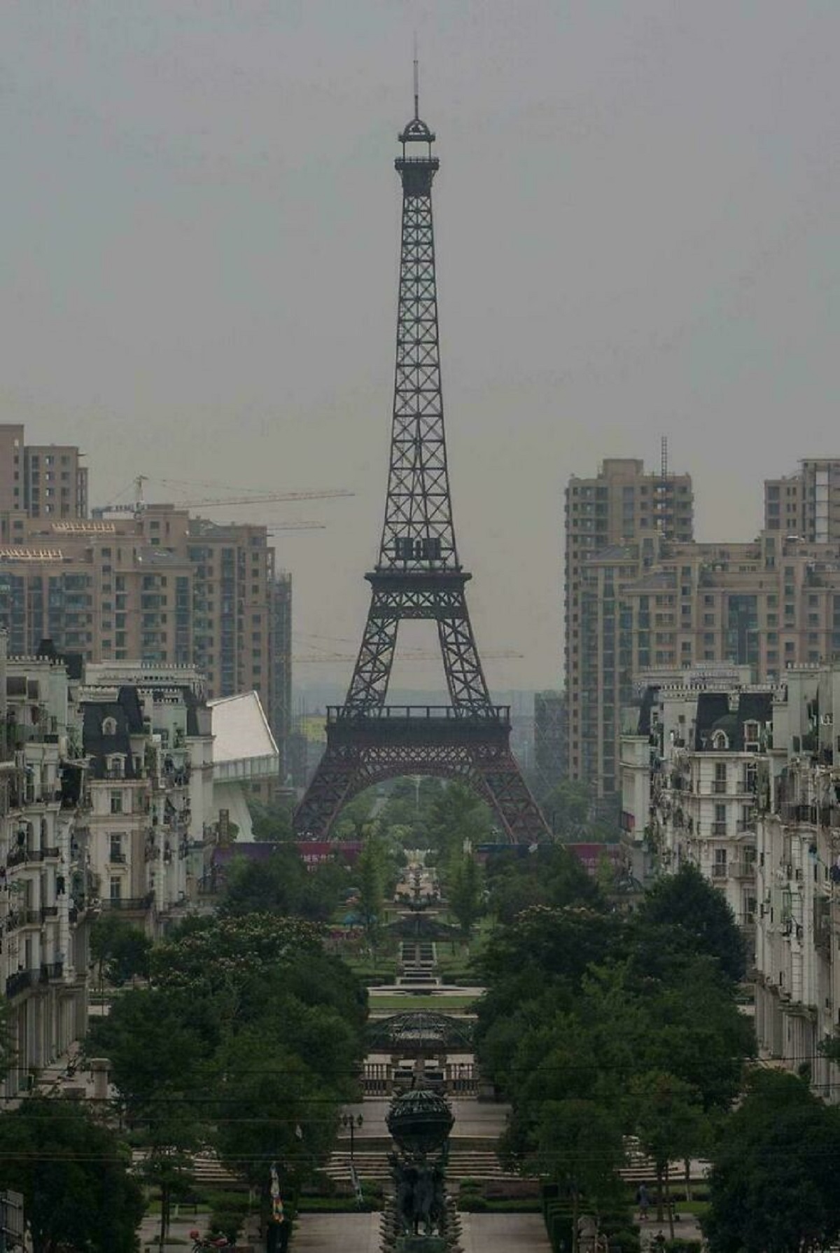 Tianducheng, China Has A Parisian Landscape