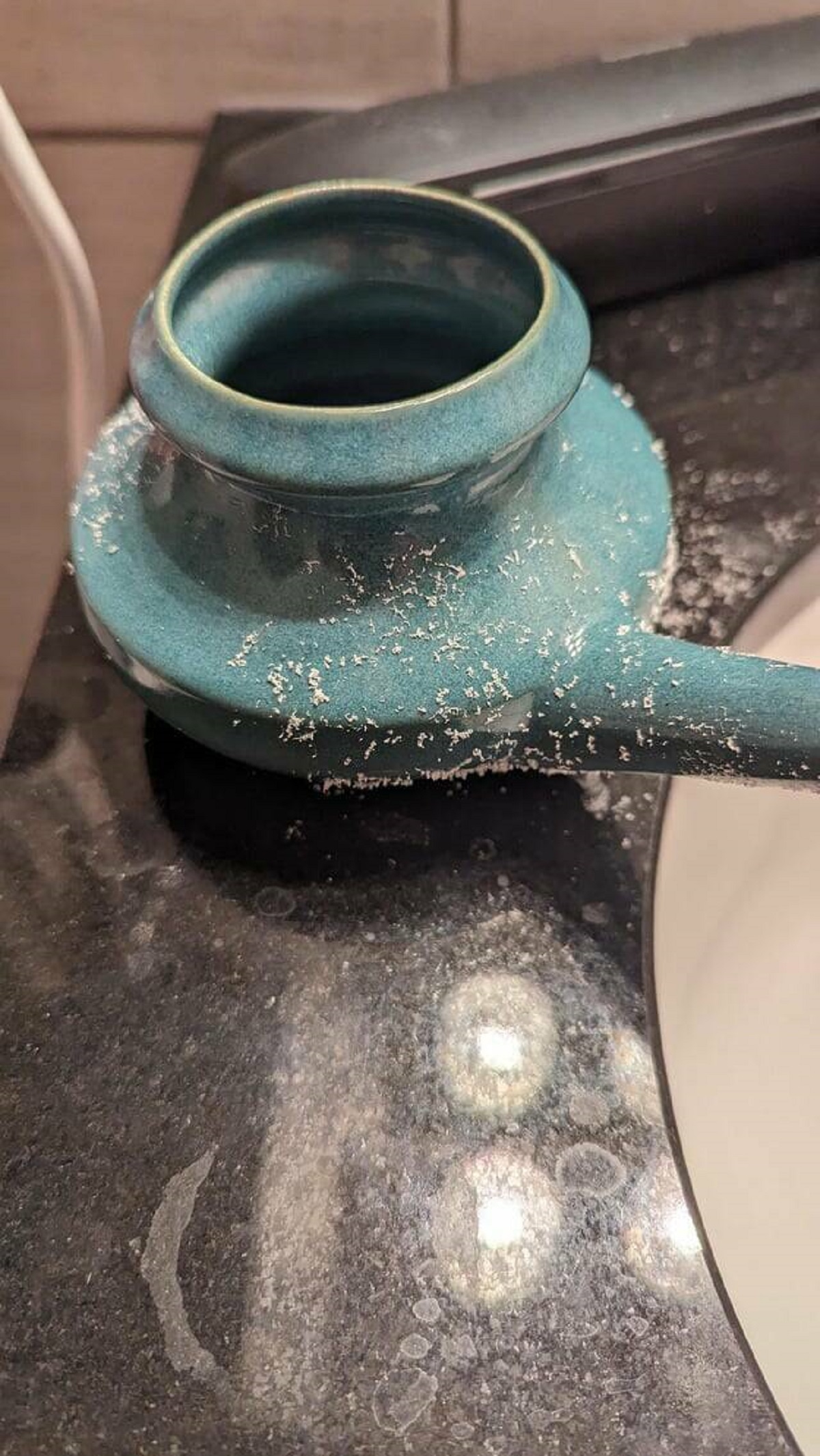 "Left my nedi pot half filled overnight and the salt phased through the ceramic"