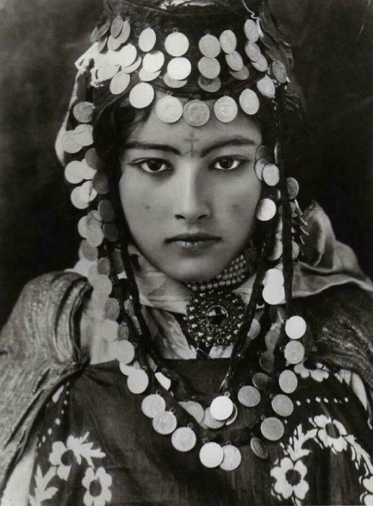 A Lady From The Ouled Naïl Tribe In Algeria, Photographed By Rudolph Lehnert In 1904